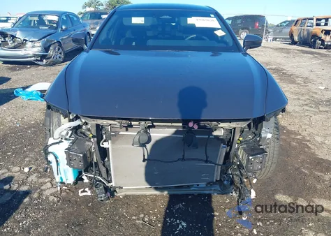 2023 Toyota Crown Limited из США, поврежденный, VIN JTDAAAAF4P3004717